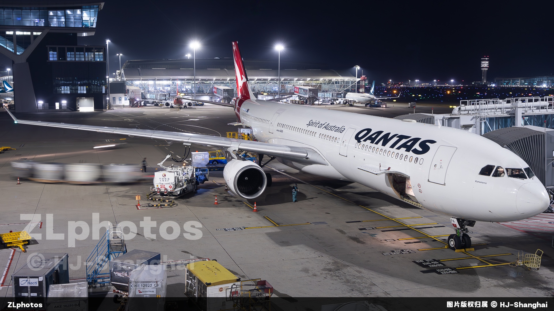QF330